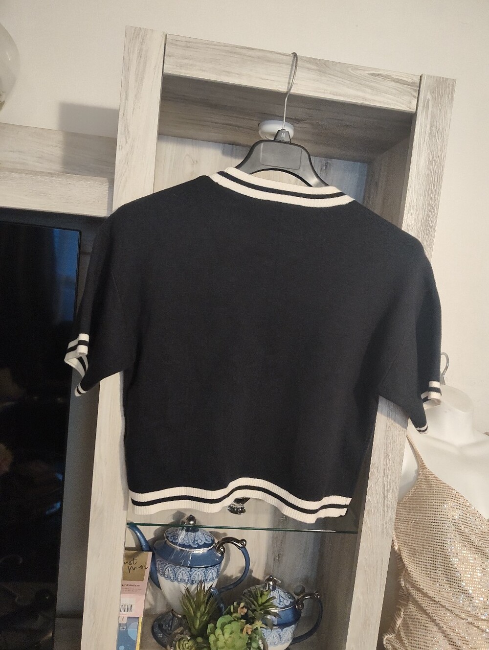 Abercrombie & Fitch Black and White Stripe Trim Kids Top SZ Small New With Tags - Picture 5 of 5